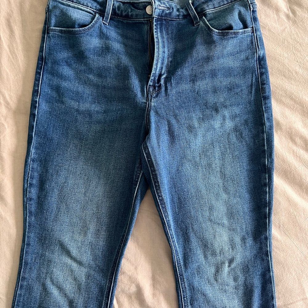 Old Navy Wow Straight Jeans, Size 12 Short